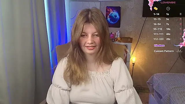 Snapshot of Vivian_cutie chatting on 07/18/26, 08:40 Vivian cutie online show from 07/18/26, 08:40