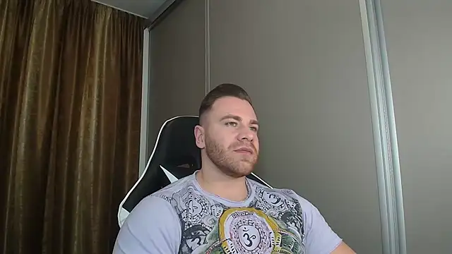 Thori92 online show from 12/20/25, 04:14