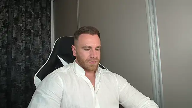 Snapshot of Thori92 chatting on 06/05/26, 06:02 Thori92 online show from 06/05/26, 06:02