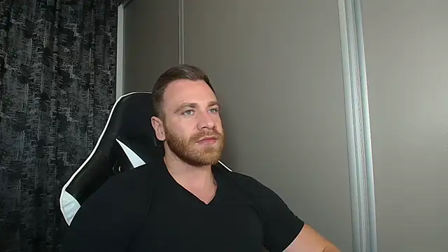Snapshot of Thori92 chatting on 06/15/26, 02:08 Thori92 online show from 06/15/26, 02:08