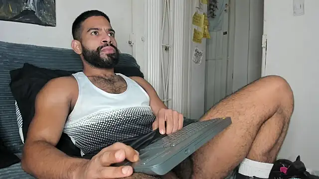 sweatyhairypig23 online show from 02/08/26, 04:05