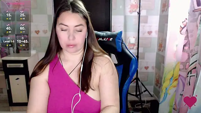 Snapshot of Korolek12 chatting on 02/03/25, 08:02 Korolek12 online show from 02/03/25, 08:02