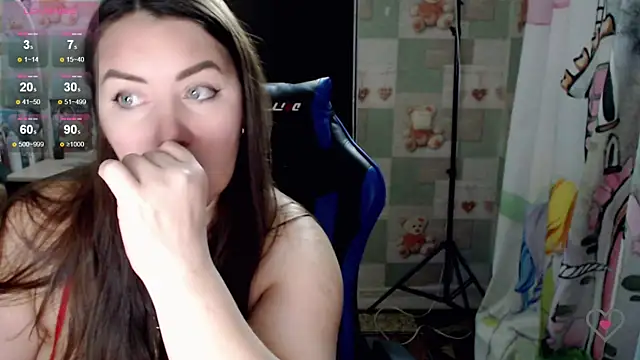 Snapshot of Korolek12 chatting on 02/05/25, 03:52 Korolek12 online show from 02/05/25, 03:52