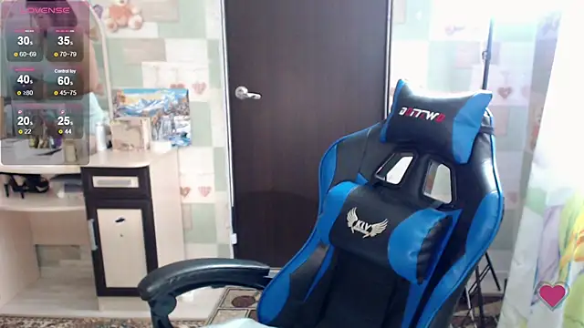 Snapshot of Korolek12 chatting on 09/11/25, 04:56 Korolek12 online show from 09/11/25, 04:56