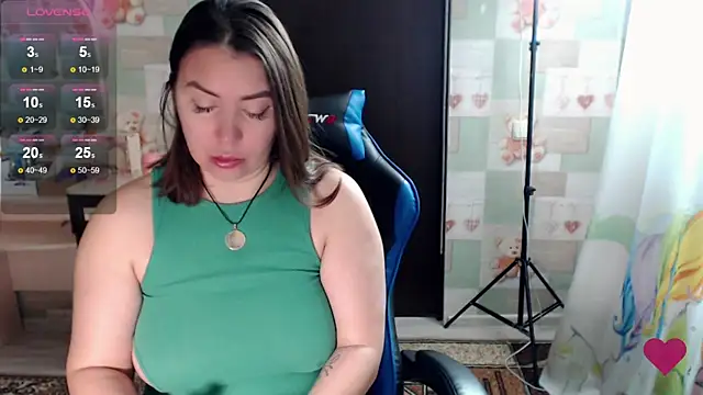 Snapshot of Korolek12 chatting on 10/22/25, 04:46 Korolek12 online show from 10/22/25, 04:46