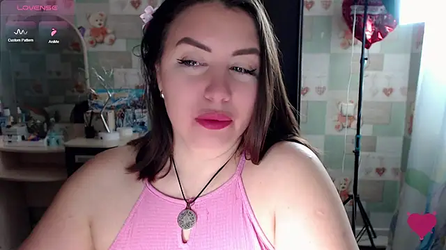 Snapshot of Korolek12 chatting on 11/29/25, 05:21 Korolek12 online show from 11/29/25, 05:21