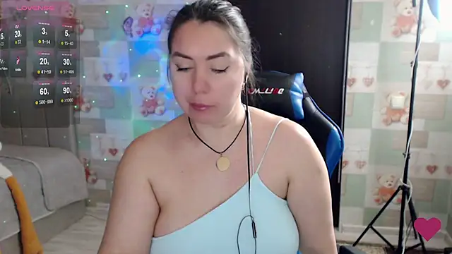 Snapshot of Korolek12 chatting on 02/03/26, 06:40 Korolek12 online show from 02/03/26, 06:40