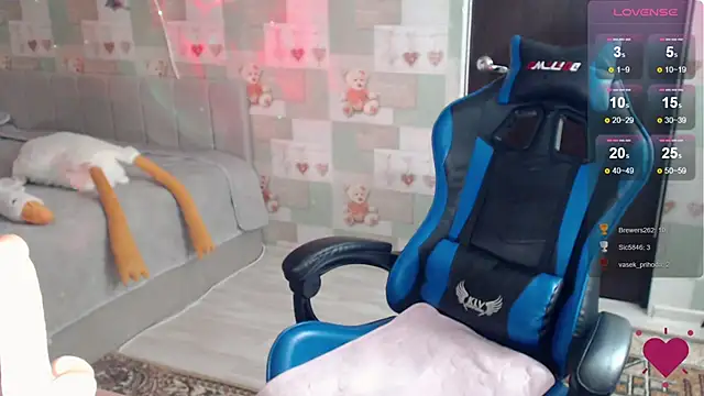 Snapshot of Korolek12 chatting on 02/20/26, 06:26 Korolek12 online show from 02/20/26, 06:26