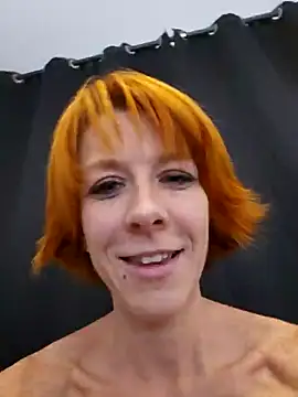 Snapshot of Mymiesexy chatting on 01/05/25, 04:16 Mymiesexy online show from 01/05/25, 04:16