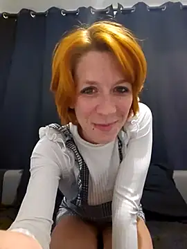 Snapshot of Mymiesexy chatting on 02/20/25, 09:20 Mymiesexy online show from 02/20/25, 09:20