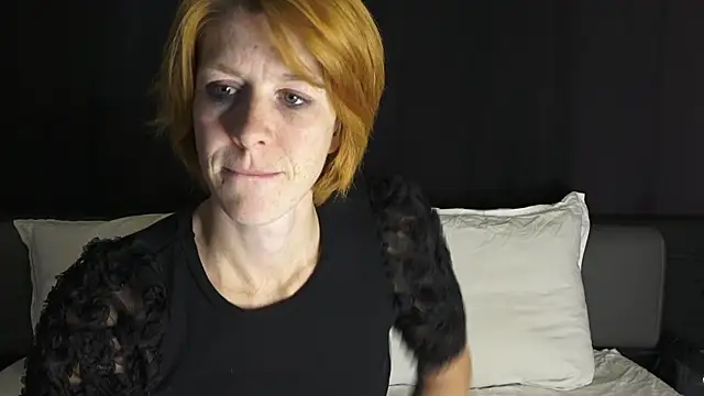 Snapshot of Mymiesexy chatting on 03/02/25, 09:32 Mymiesexy online show from 03/02/25, 09:32