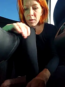 Snapshot of Mymiesexy chatting on 10/05/25, 03:43 Mymiesexy online show from 10/05/25, 03:43