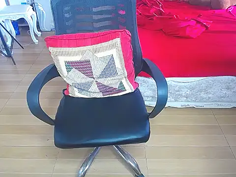 Snapshot of Makemypussysquirt-tsunami chatting on 10/16/25, 08:37 Makemypussysquirt-tsunami online show from 10/16/25, 08:37