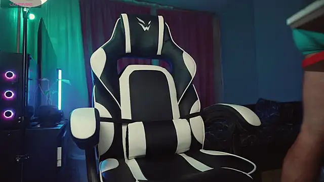 LuckyAlexx online show from 02/04/25, 10:02