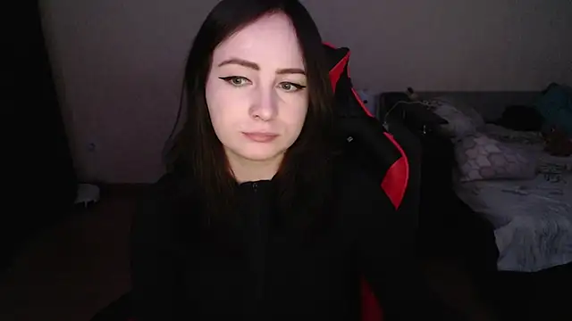 Laralianna online show from 10/31/25, 03:46