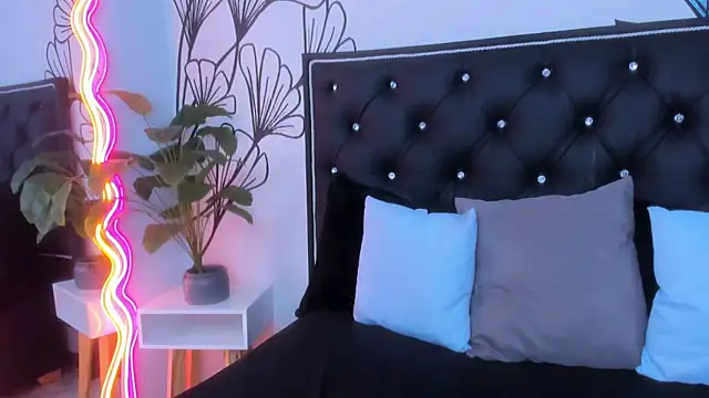 Sweet Ariadna  online show from 03/18/26, 12:08