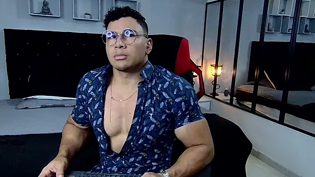 tyler hank01 online show from 02/05/25, 01:47