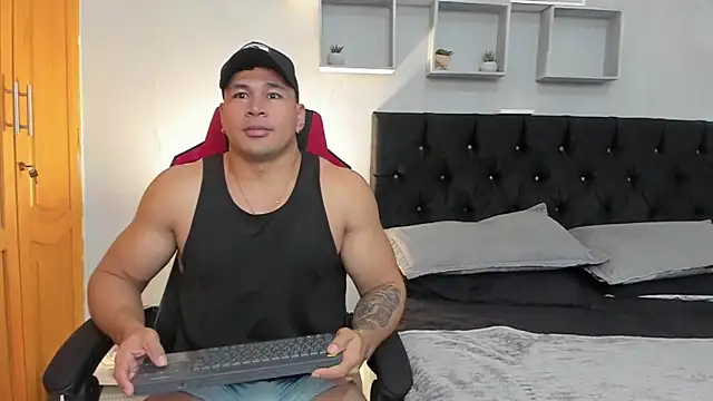 tyler hank01 online show from 04/08/26, 03:06