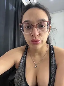 Ninnfa online show from 09/12/25, 02:50