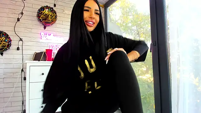 Britney Charm  online show from 10/17/25, 06:05