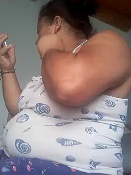 Snapshot of Monseratte21 chatting on 12/13/24, 05:00 Monseratte21 online show from 12/13/24, 05:00