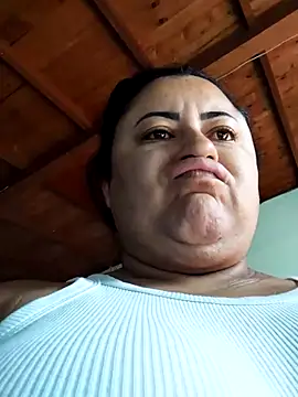 Snapshot of Monseratte21 chatting on 11/30/25, 01:15 Monseratte21 online show from 11/30/25, 01:15