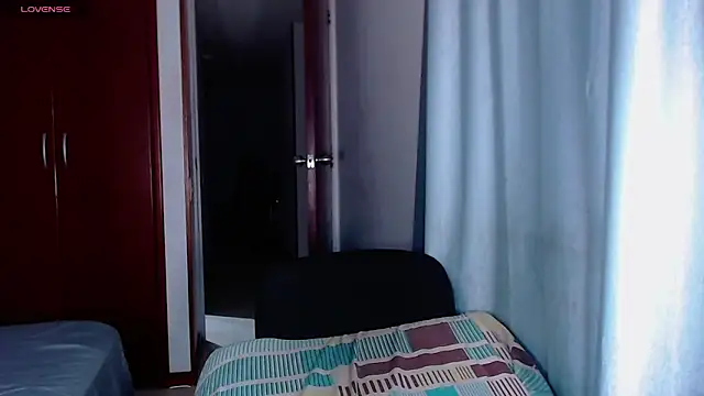 Snapshot of TastyTrap_18 chatting on 05/16/26, 05:37 TastyTrap 18 online show from 05/16/26, 05:37
