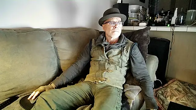 Snapshot of MoonDancer chatting on 02/03/25, 02:03 MoonDancer online show from 02/03/25, 02:03