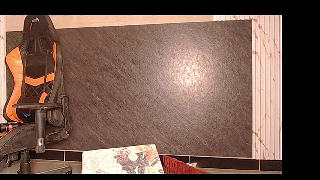 Valentinne z online show from 05/13/26, 12:02