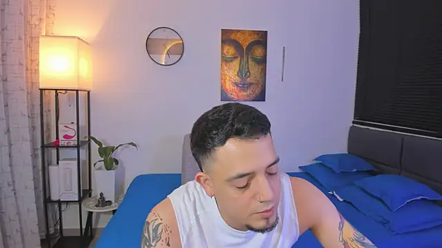 Snapshot of alejandro_calderon1 chatting on 05/18/26, 01:35 alejandro calderon1 online show from 05/18/26, 01:35
