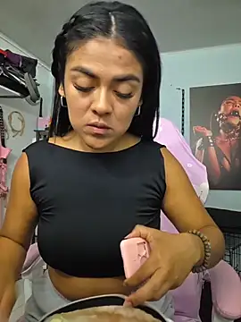 Hannah-grace online show from 10/16/25, 01:23