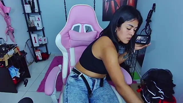 Hannah-grace online show from 10/22/25, 02:50