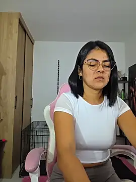 Snapshot of Hannah-grace chatting on 06/05/26, 11:38 Hannah-grace online show from 06/05/26, 11:38