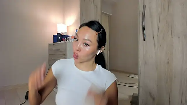 keiko hot online show from 04/20/26, 02:25