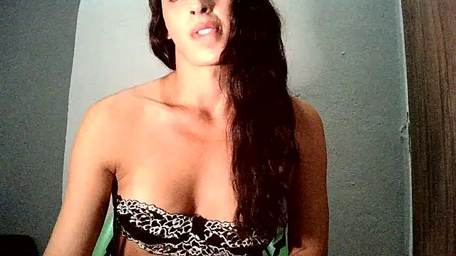 AlexiaDuucan online show from 02/01/25, 01:09