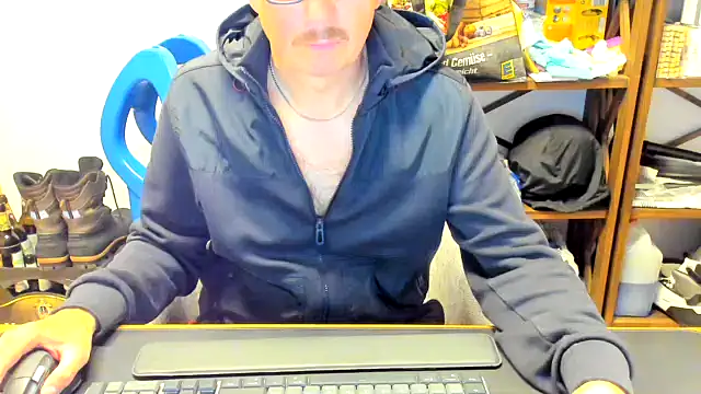 Snapshot of jan_martin chatting on 09/29/25, 07:08 jan martin online show from 09/29/25, 07:08