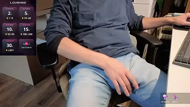 Snapshot of jan_martin chatting on 10/10/25, 06:23 jan martin online show from 10/10/25, 06:23