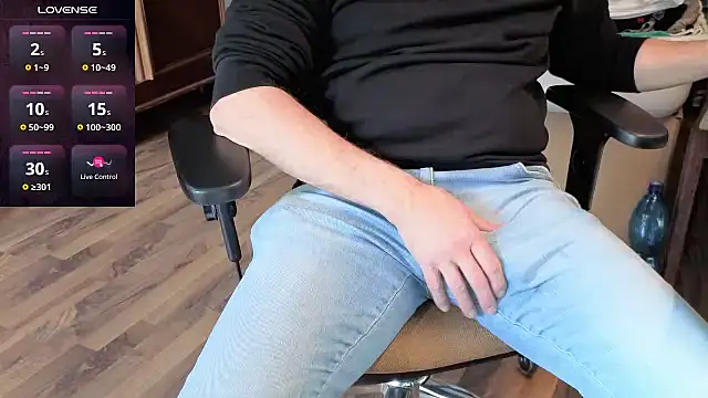 Snapshot of jan_martin chatting on 10/21/25, 08:37 jan martin online show from 10/21/25, 08:37