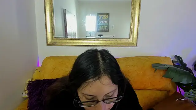 Kyomi chang online show from 04/18/26, 12:09