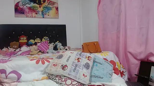 Snapshot of aleera_starxx982 chatting on 03/04/25, 01:45 aleera starxx982 online show from 03/04/25, 01:45