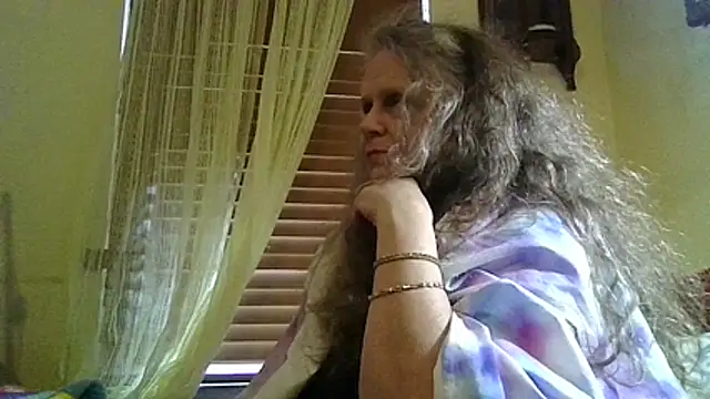Snapshot of DestineeLoverGirl chatting on 06/18/26, 01:59 DestineeLoverGirl online show from 06/18/26, 01:59