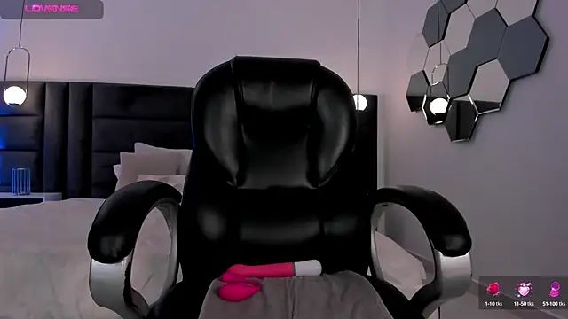 Snapshot of JennaOlsonX chatting on 02/02/25, 12:40 JennaOlsonX online show from 02/02/25, 12:40