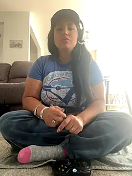 MeghanXO online show from 10/25/25, 04:24