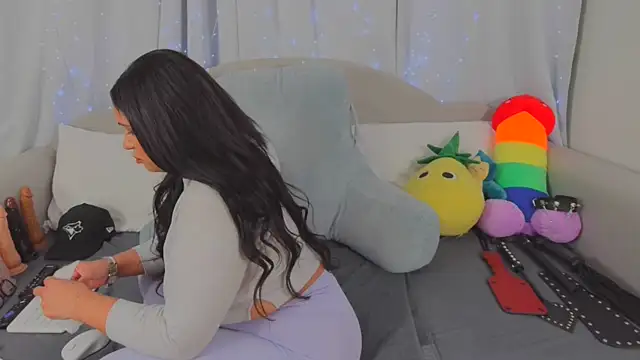 MeghanXO online show from 04/11/26, 11:42