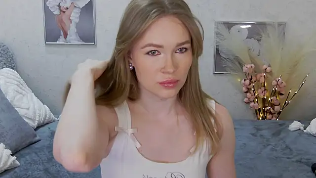 Snapshot of Veronika_Mitchel chatting on 02/18/25, 05:31 Veronika Mitchel online show from 02/18/25, 05:31