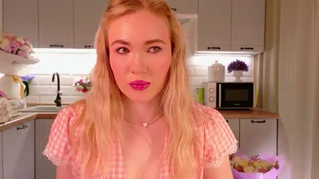 Snapshot of Veronika_Mitchel chatting on 11/29/25, 03:04 Veronika Mitchel online show from 11/29/25, 03:04