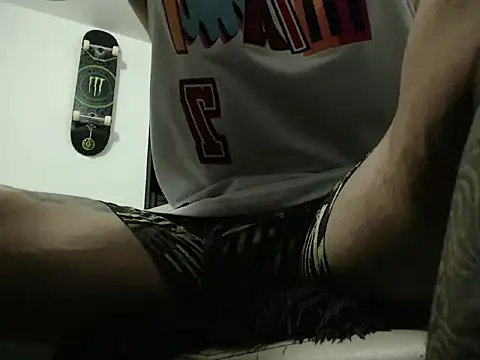 xxxtreme master7 online show from 04/15/26, 04:30