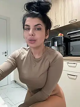 Snapshot of Scarlett-Dream chatting on 01/30/25, 05:17 Scarlett-Dream online show from 01/30/25, 05:17