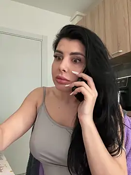 Snapshot of Scarlett-Dream chatting on 02/24/25, 09:43 Scarlett-Dream online show from 02/24/25, 09:43