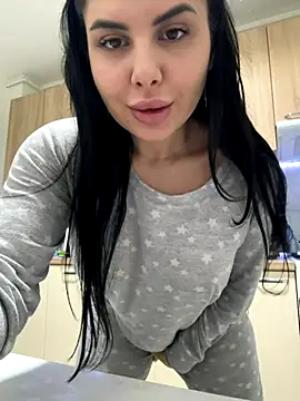 Snapshot of Scarlett-Dream chatting on 12/16/25, 04:17 Scarlett-Dream online show from 12/16/25, 04:17